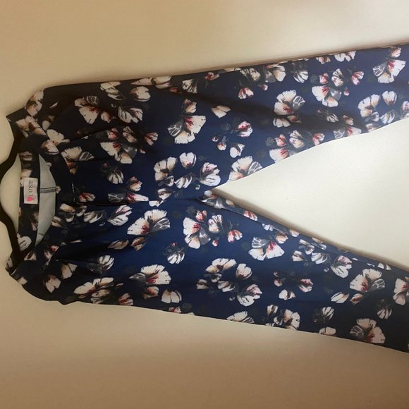 Two piece set. pant and top - Picture 2 of 4